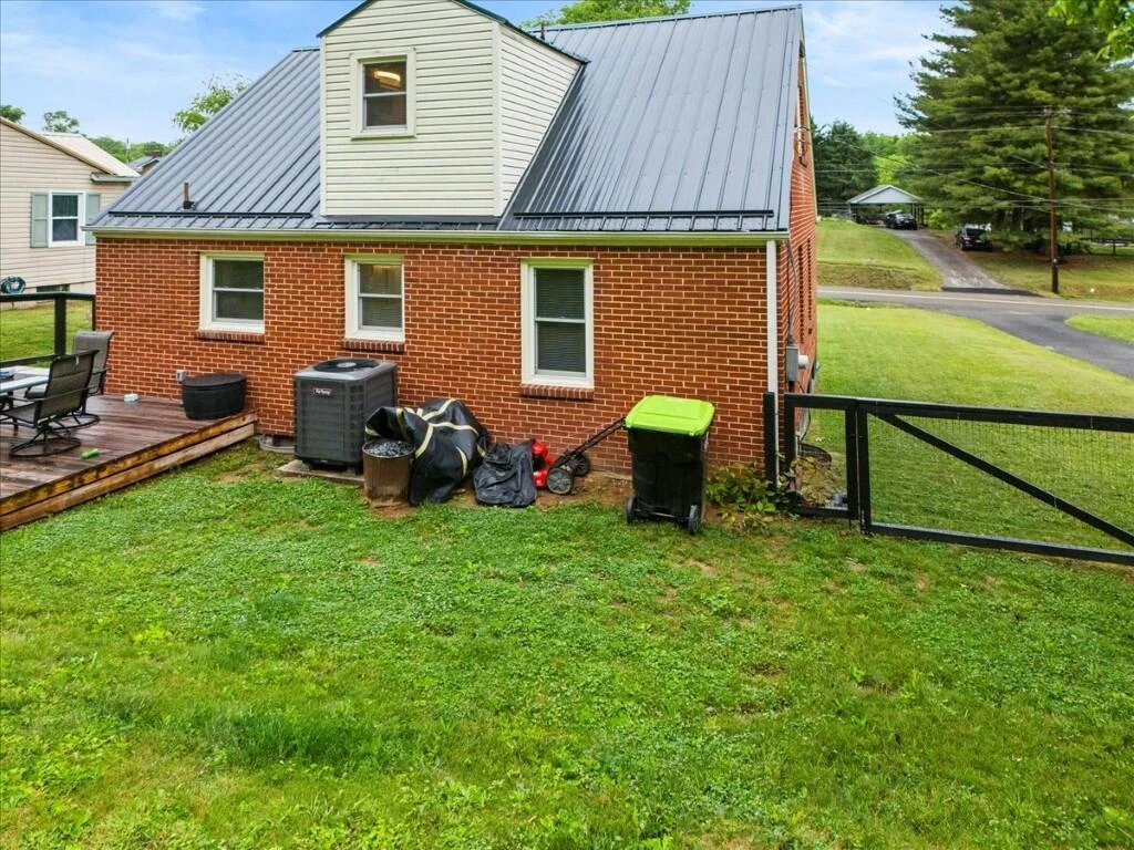 1202 Newbern RD - Photo 36