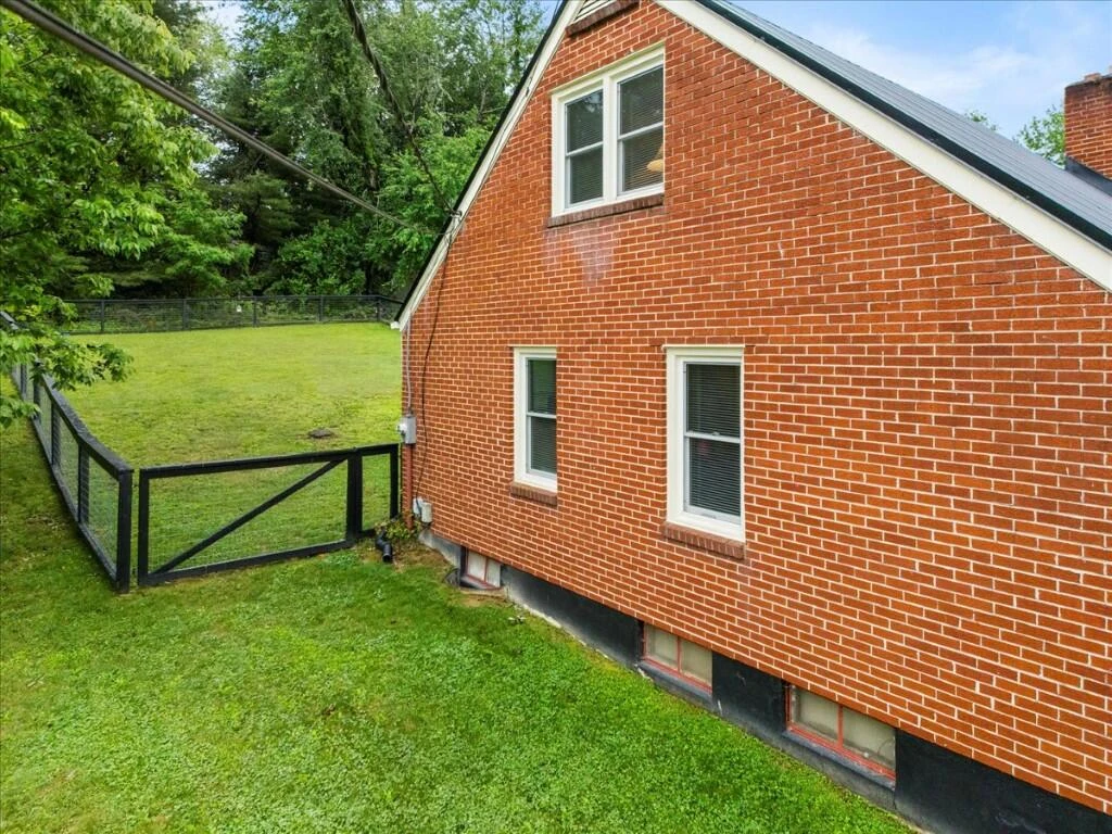 1202 Newbern RD - Photo 37