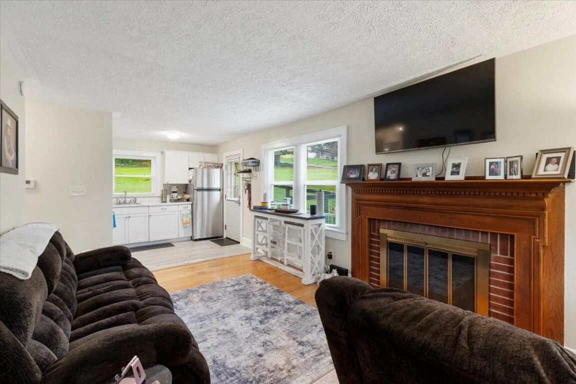 1202 Newbern RD - Photo 5