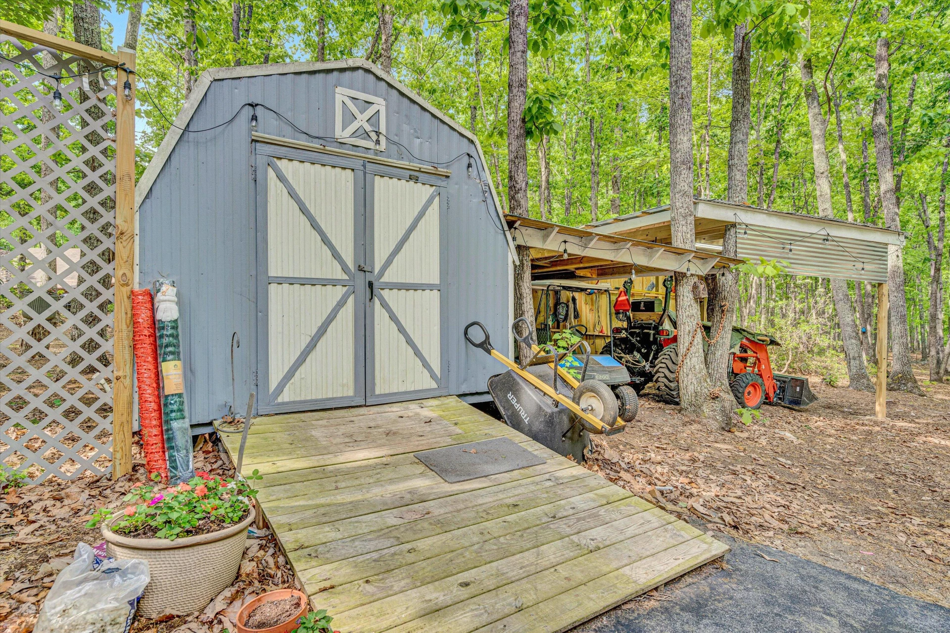 1393 Deepwoods RD - Photo 33