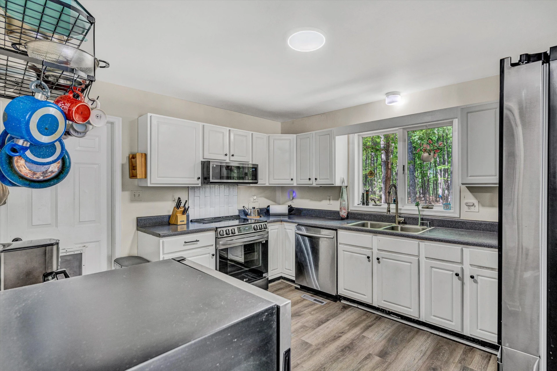 1393 Deepwoods RD - Photo 12