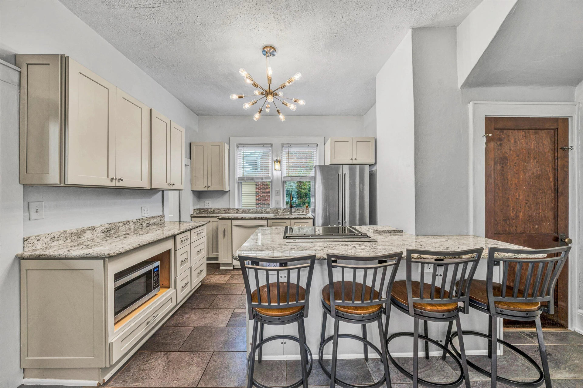 1129 Howbert AVE - Photo 16