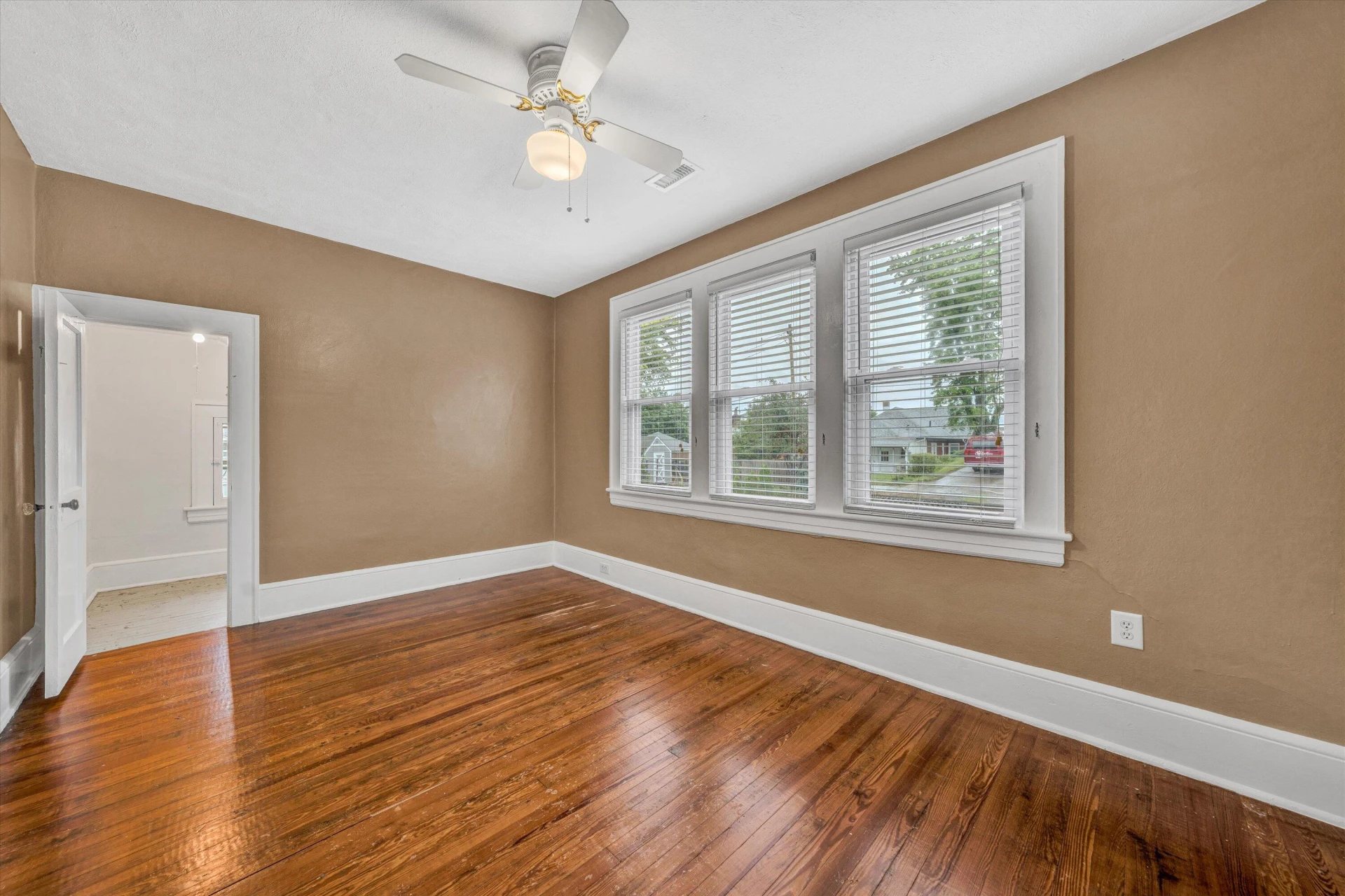 1129 Howbert AVE - Photo 27