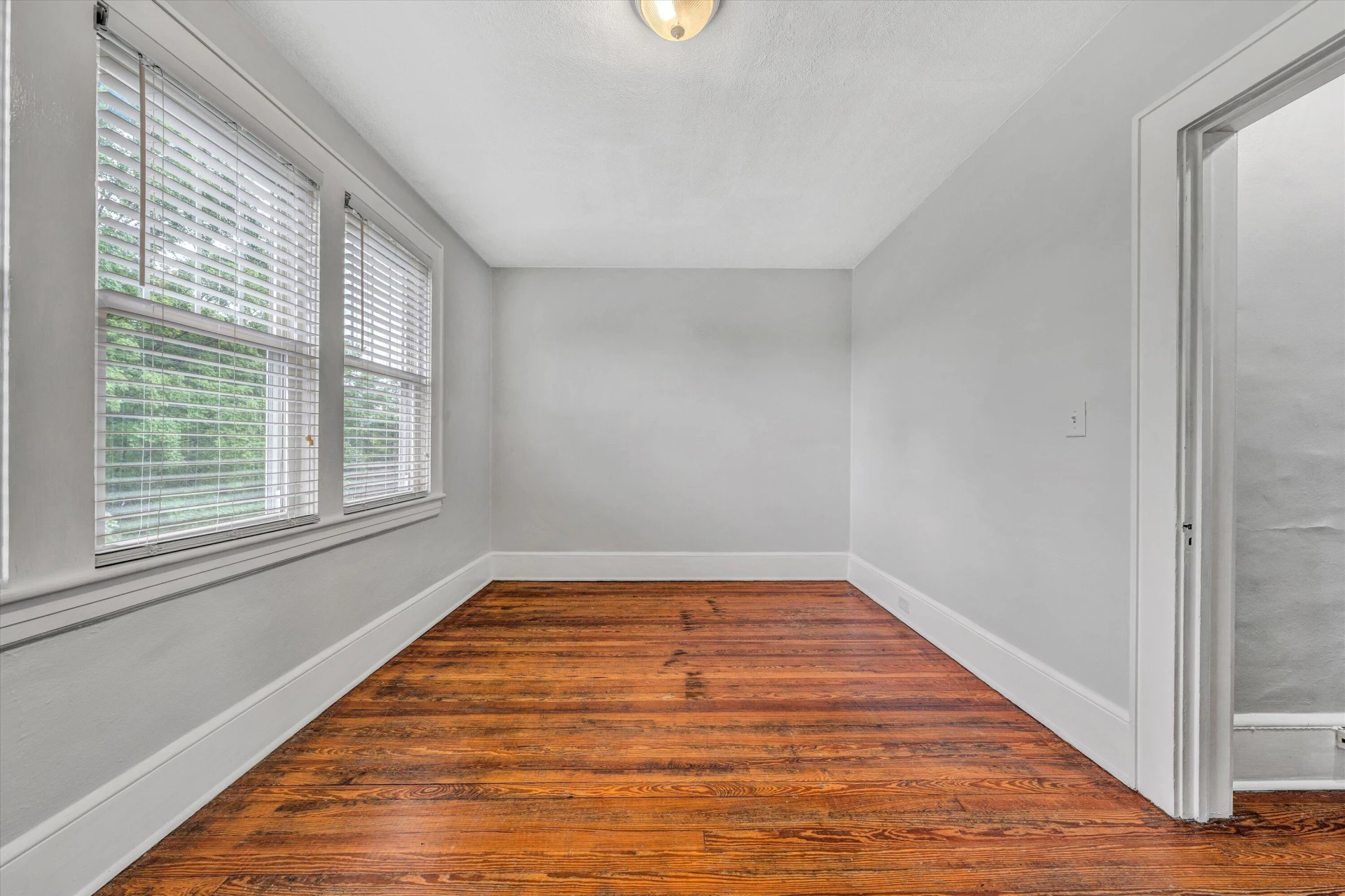 1129 Howbert AVE - Photo 29