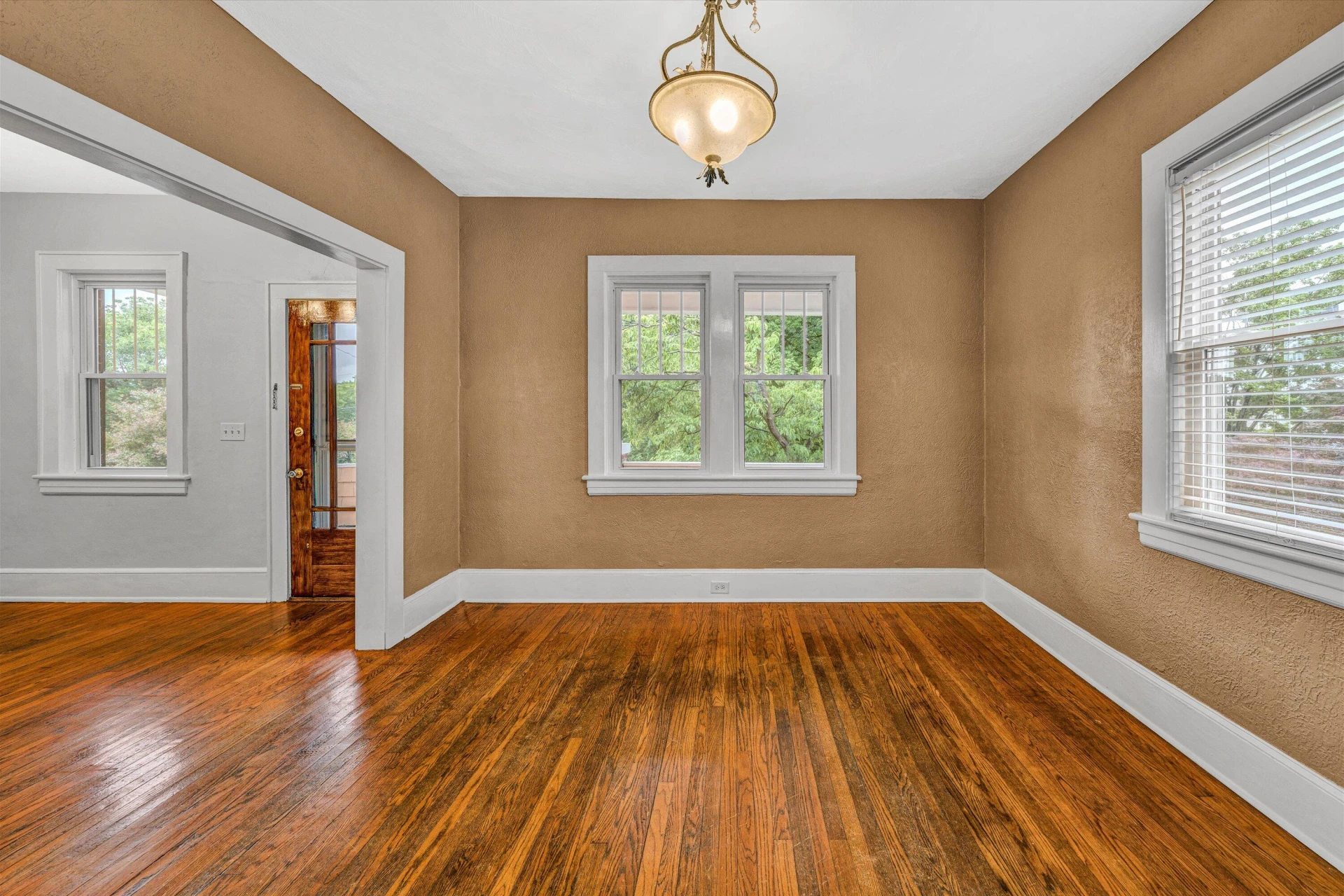 1129 Howbert AVE - Photo 11