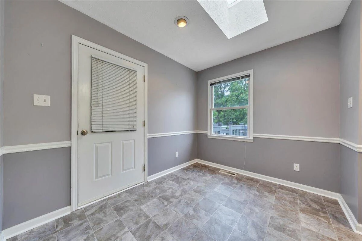 430 Virginian DR - Photo 17