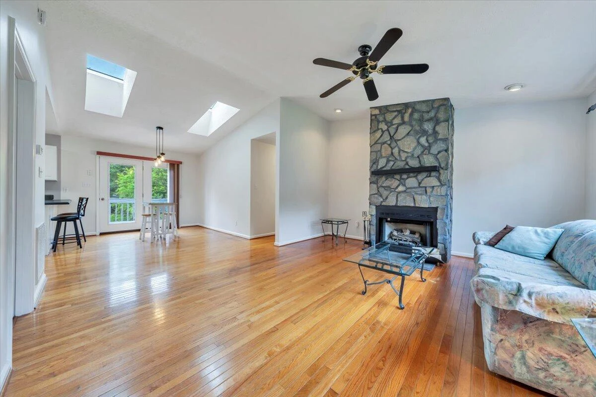 430 Virginian DR - Photo 2