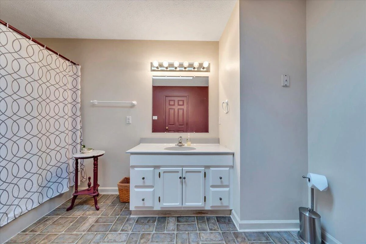 430 Virginian DR - Photo 22