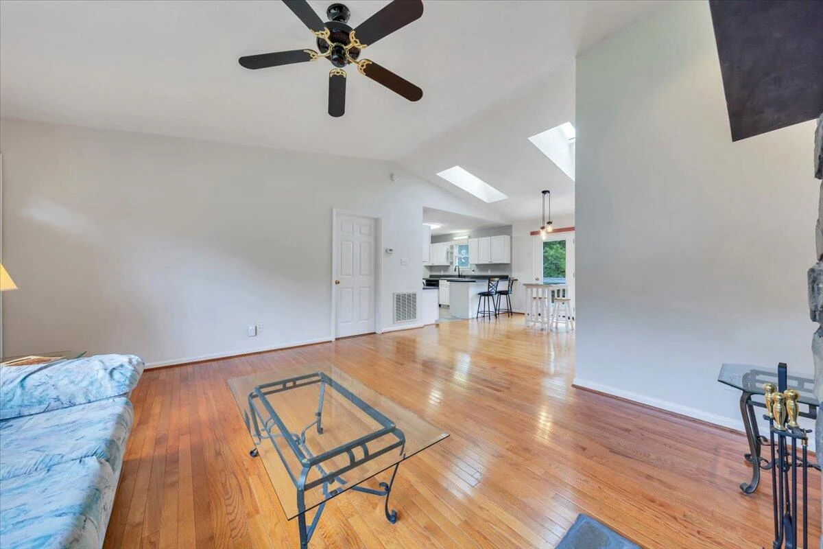 430 Virginian DR - Photo 3