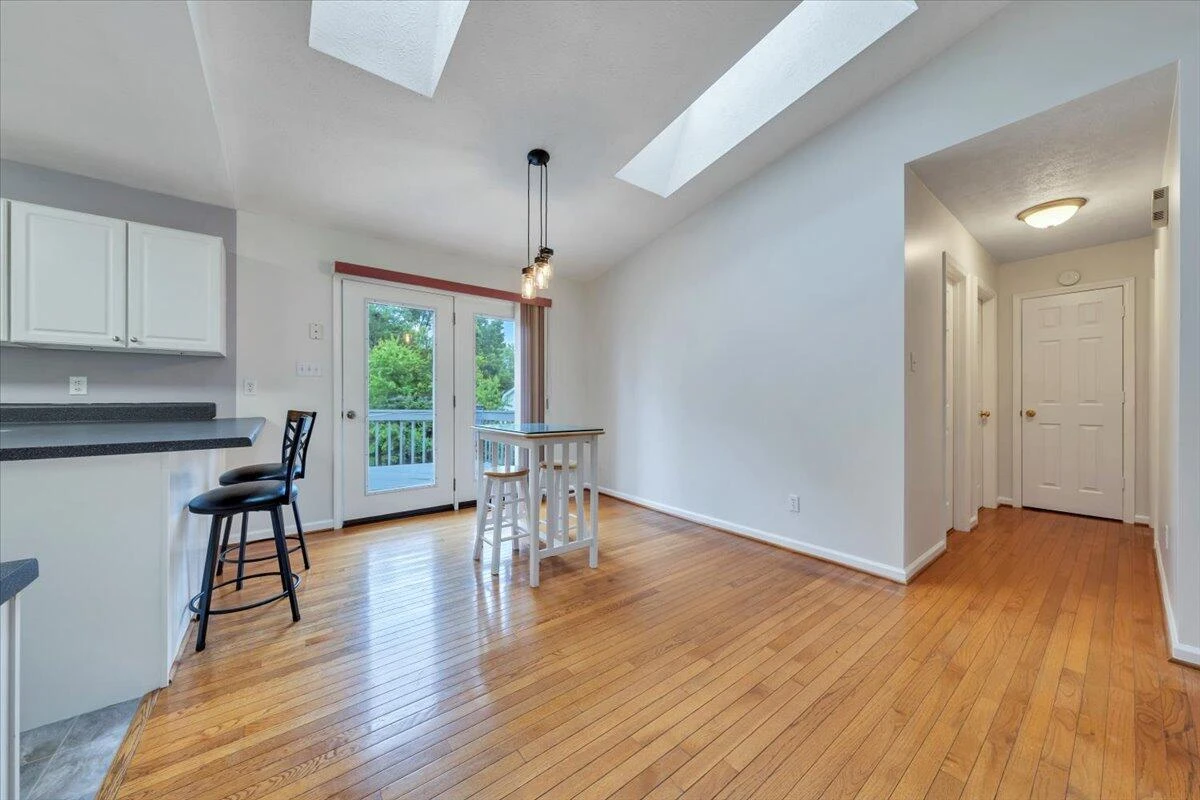 430 Virginian DR - Photo 6