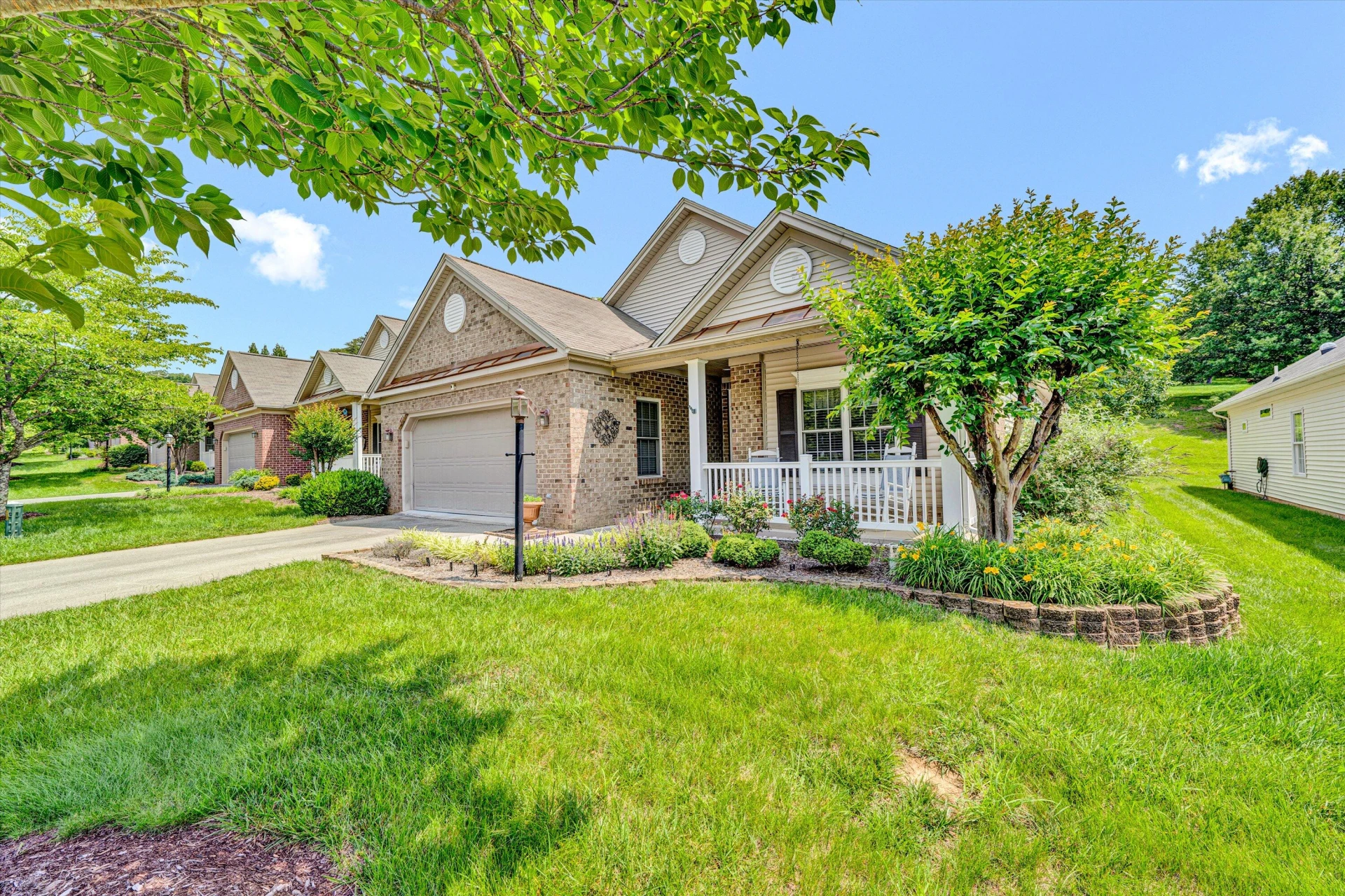 1339 Aarons Run CIR - Photo 2
