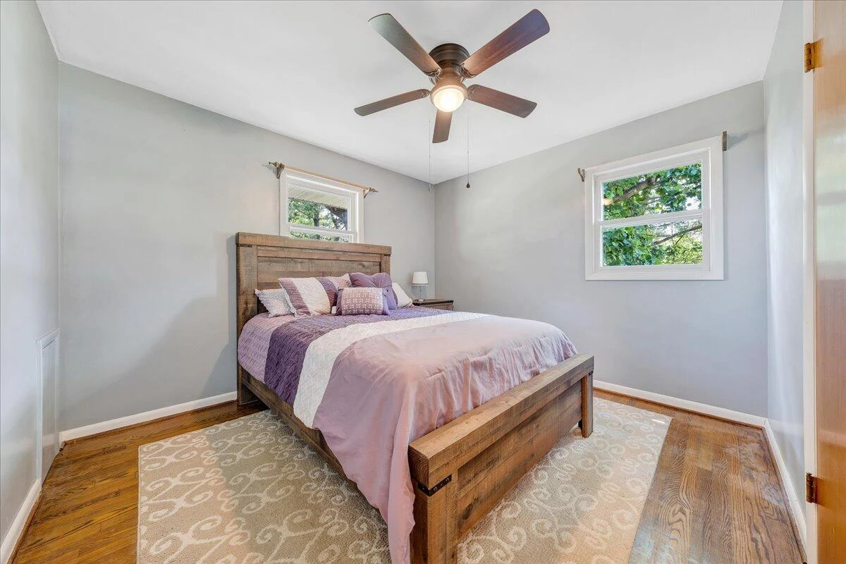 5908 Dogwood AVE - Photo 12