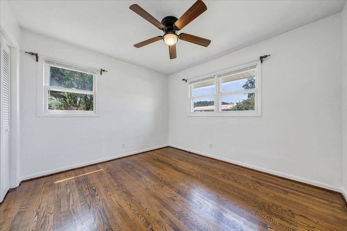 5908 Dogwood AVE - Photo 13