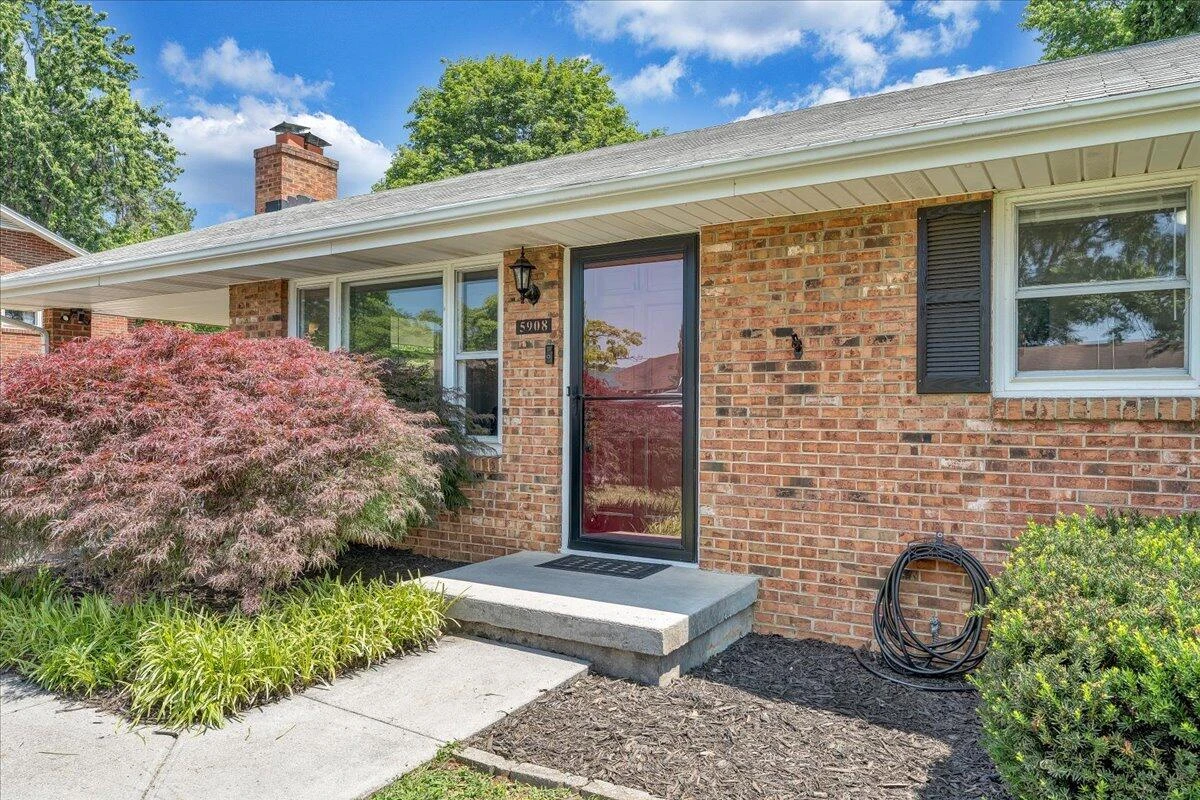 5908 Dogwood AVE - Photo 3