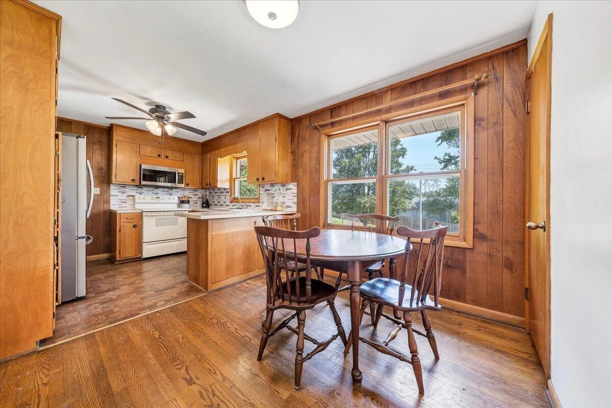 5908 Dogwood AVE - Photo 6