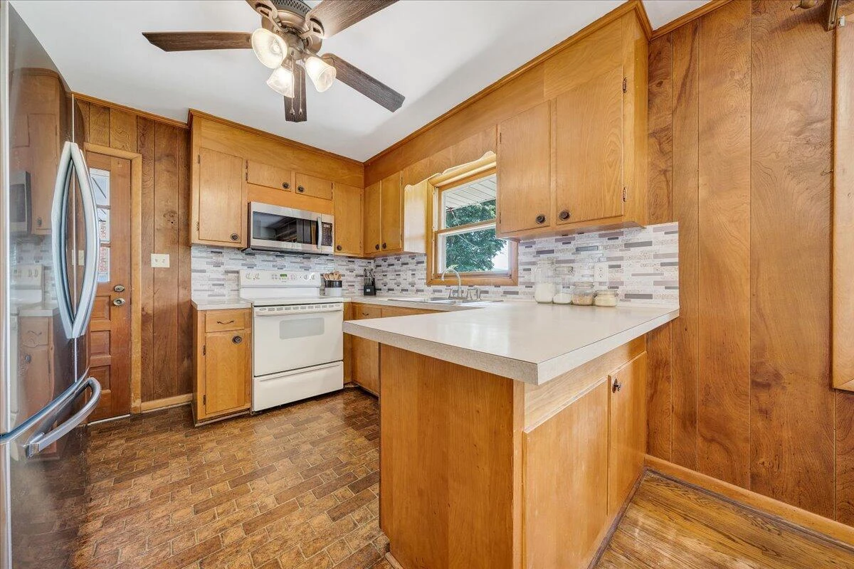 5908 Dogwood AVE - Photo 7