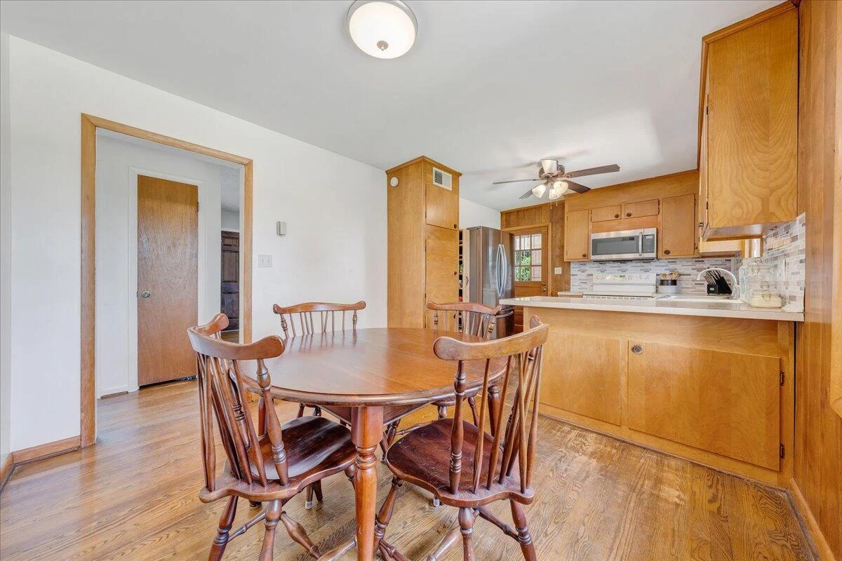 5908 Dogwood AVE - Photo 9