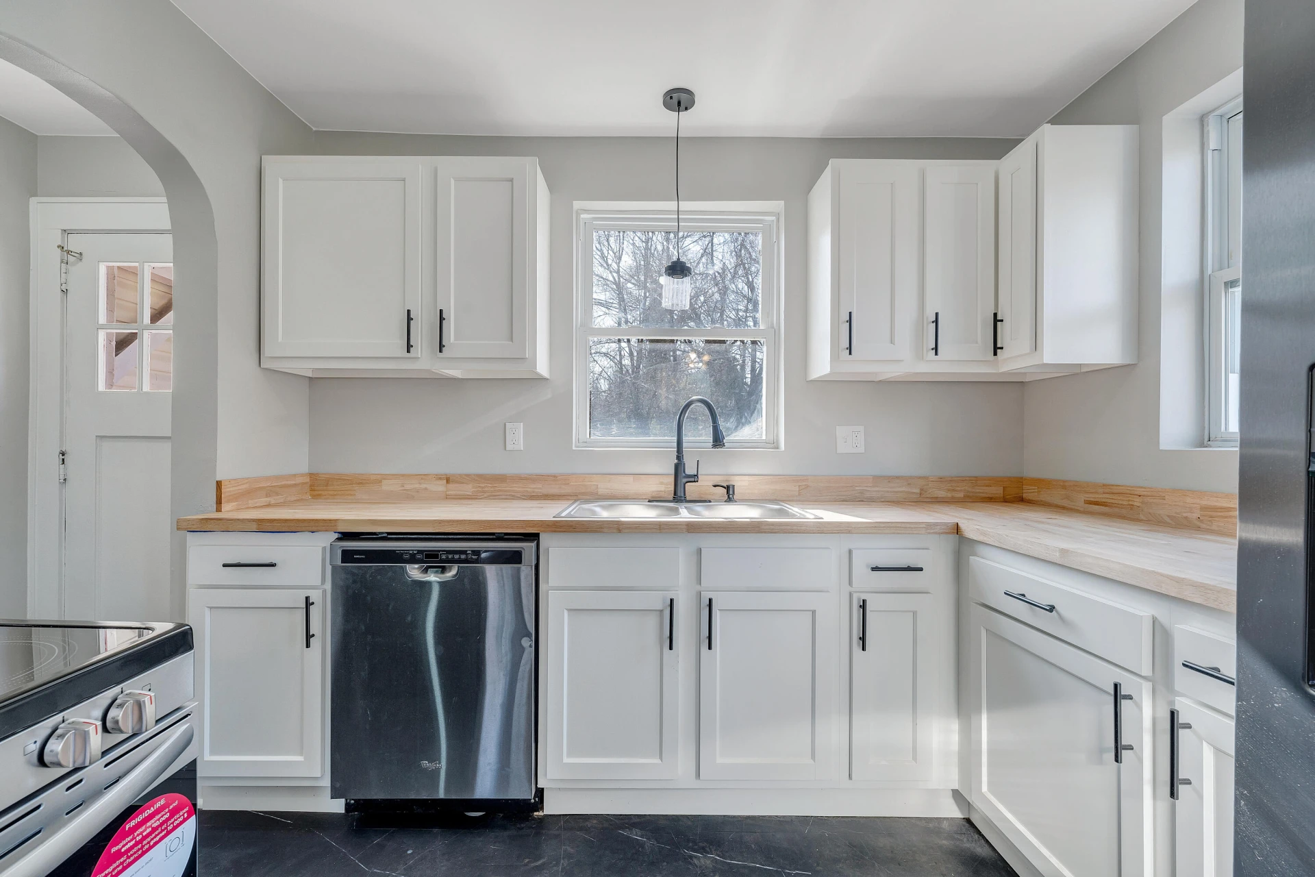 1543 Aspen ST - Photo 4