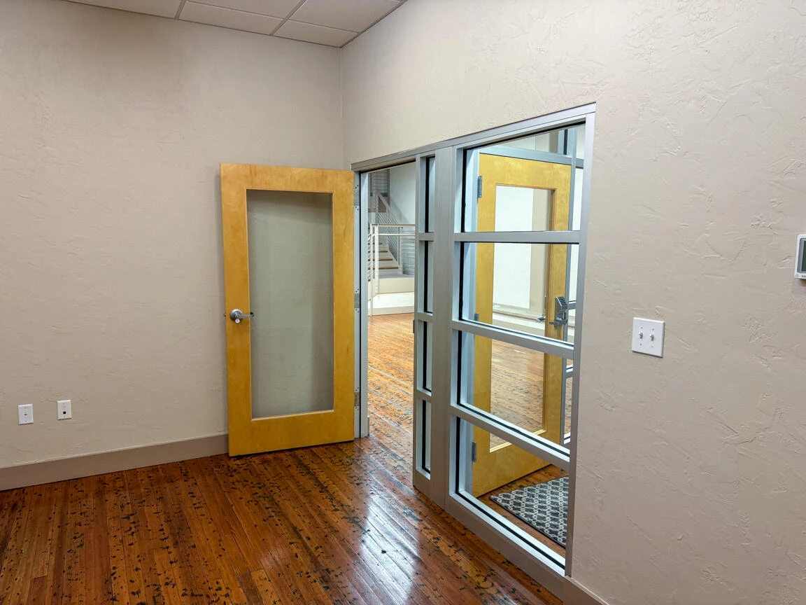108 Campbell AVE - Photo 14