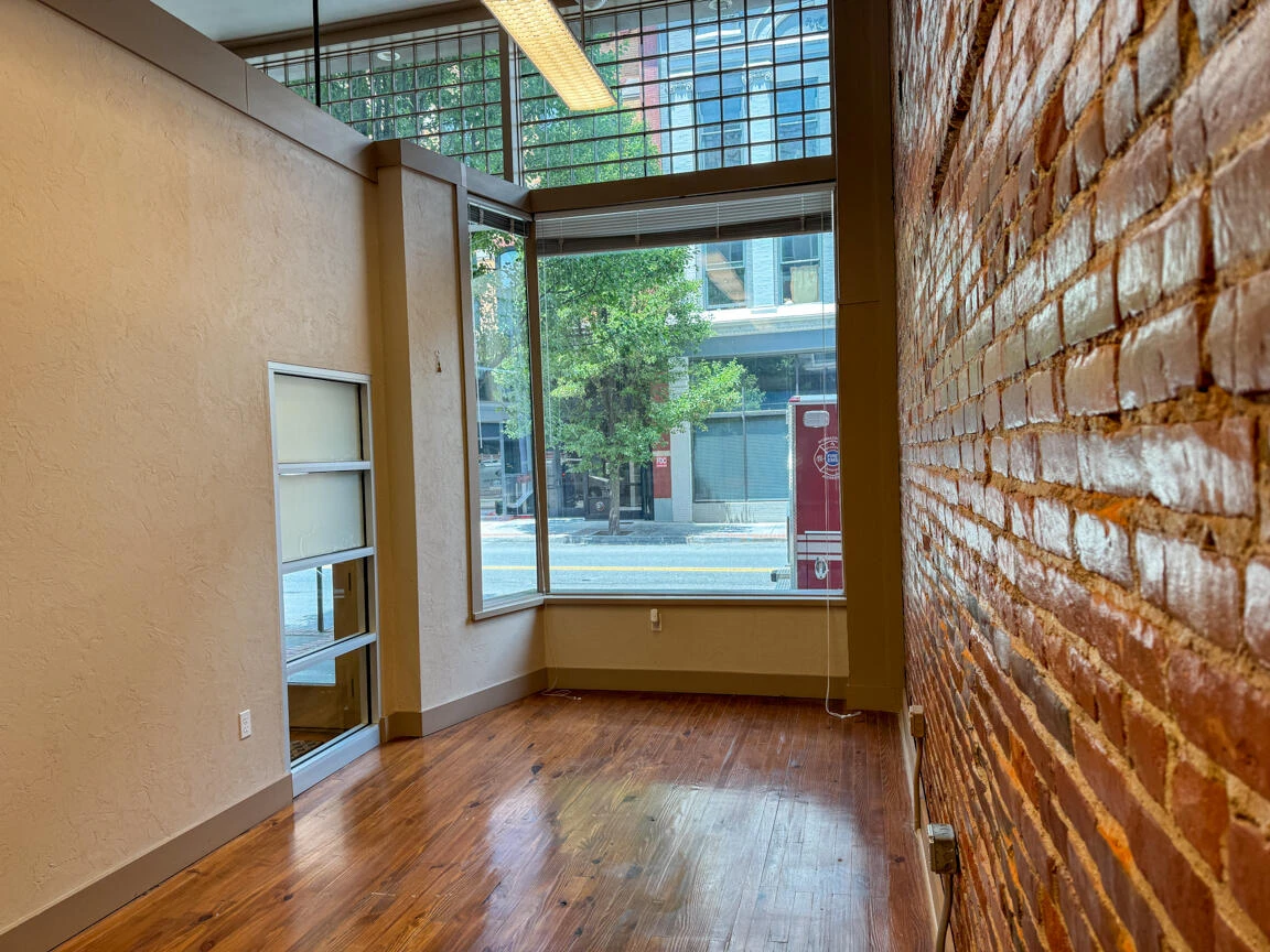 108 Campbell AVE - Photo 3