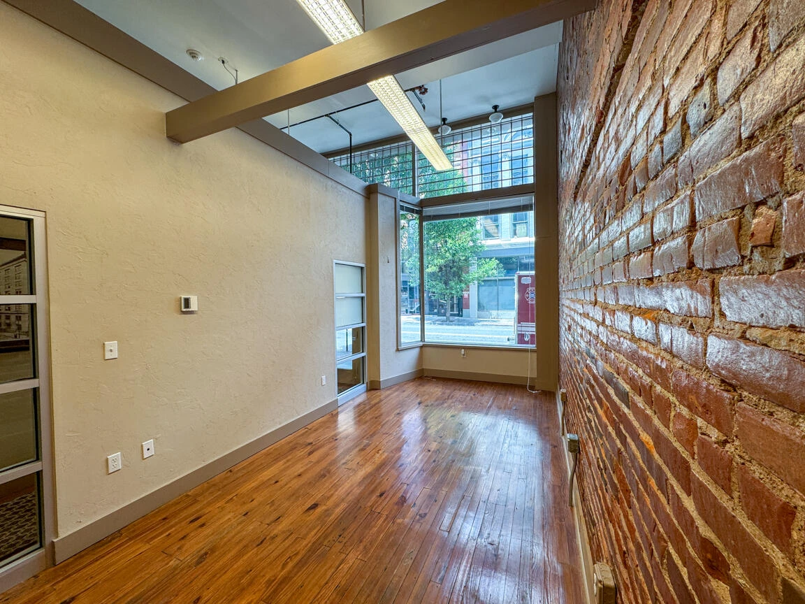 108 Campbell AVE - Photo 4
