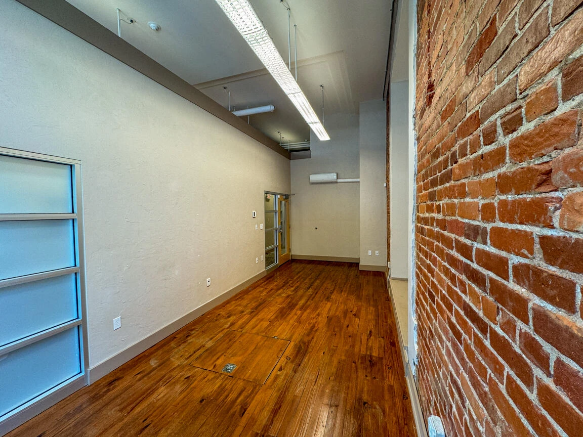 108 Campbell AVE - Photo 5