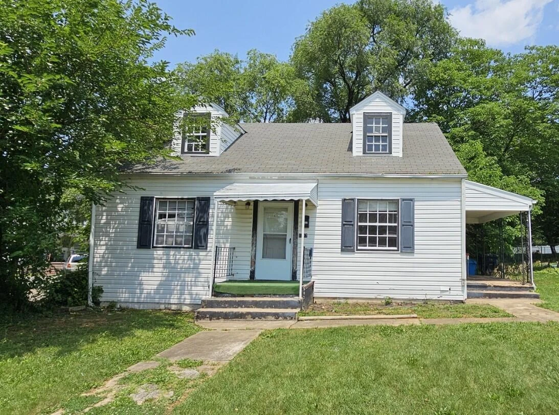 1017 Curtis AVE