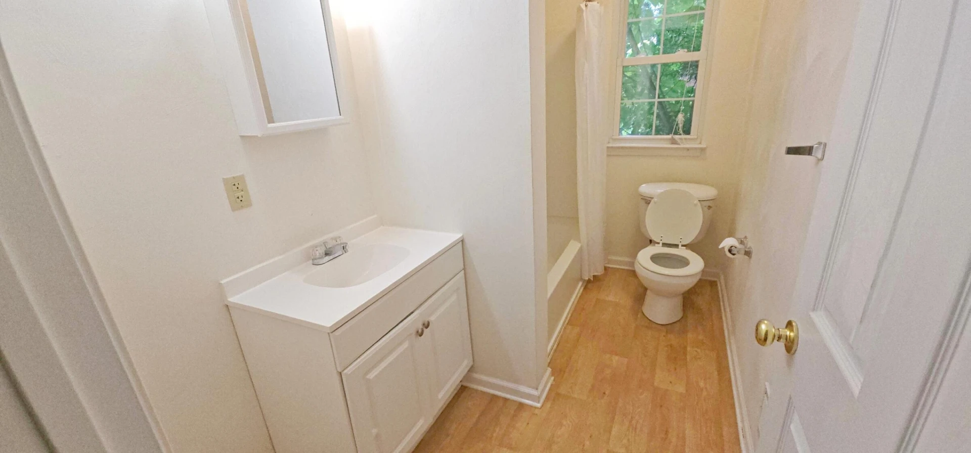 1017 Curtis AVE - Photo 5