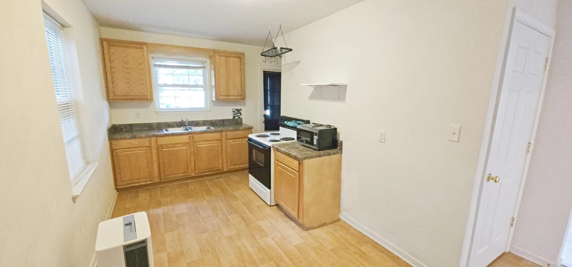 1017 Curtis AVE - Photo 9