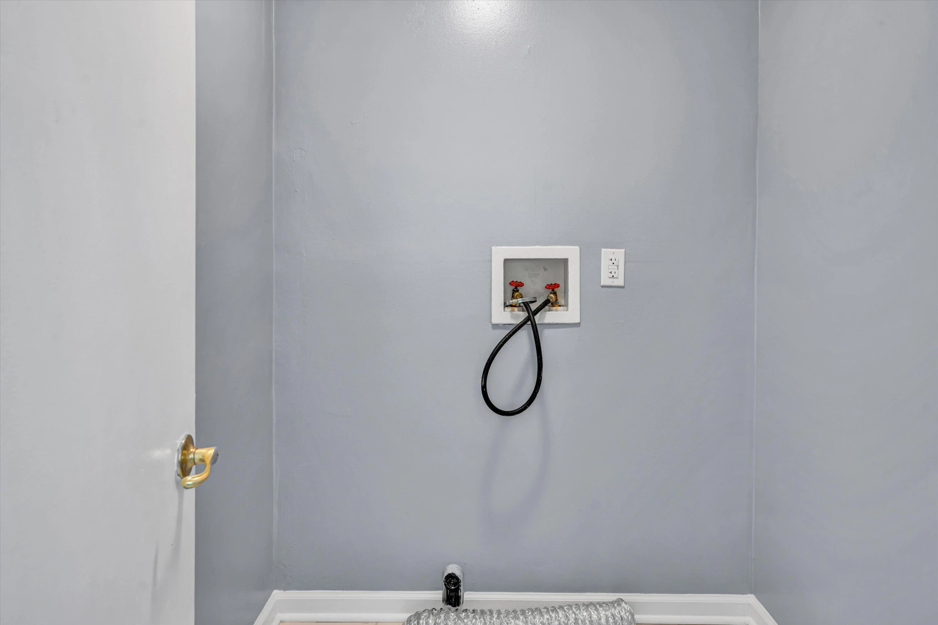 1228 Thomas AVE - Photo 11