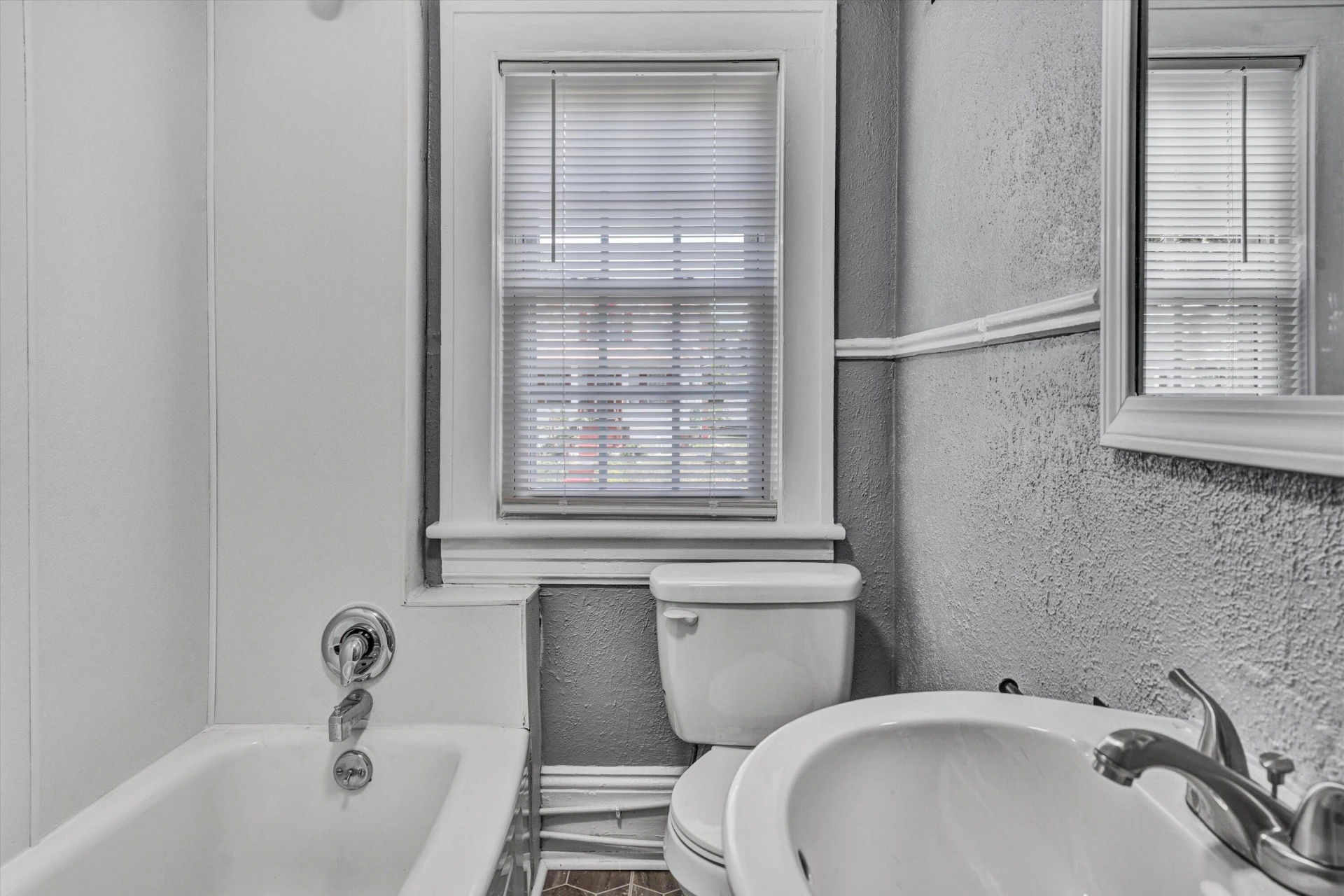 1228 Thomas AVE - Photo 17