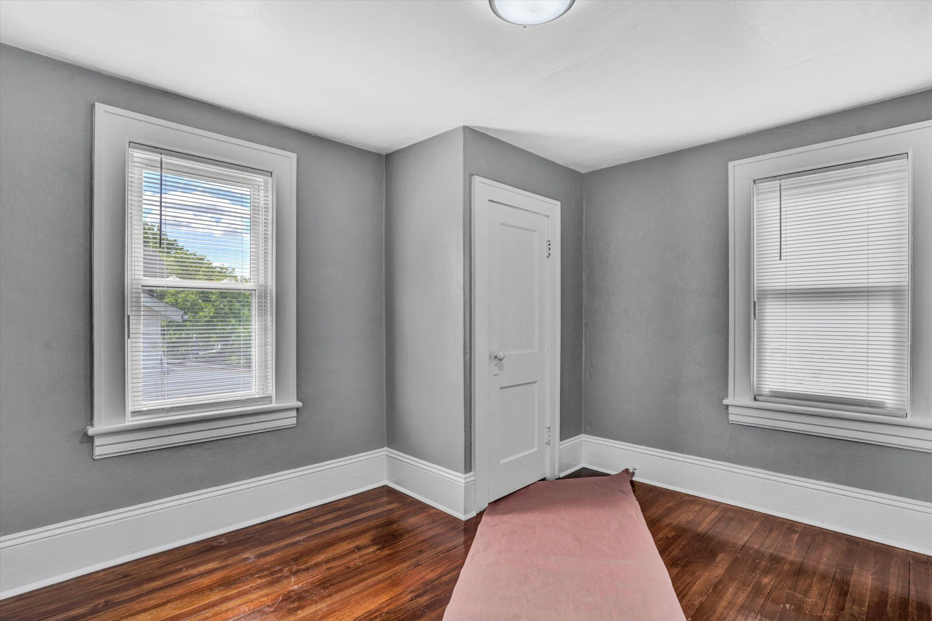 1228 Thomas AVE - Photo 20