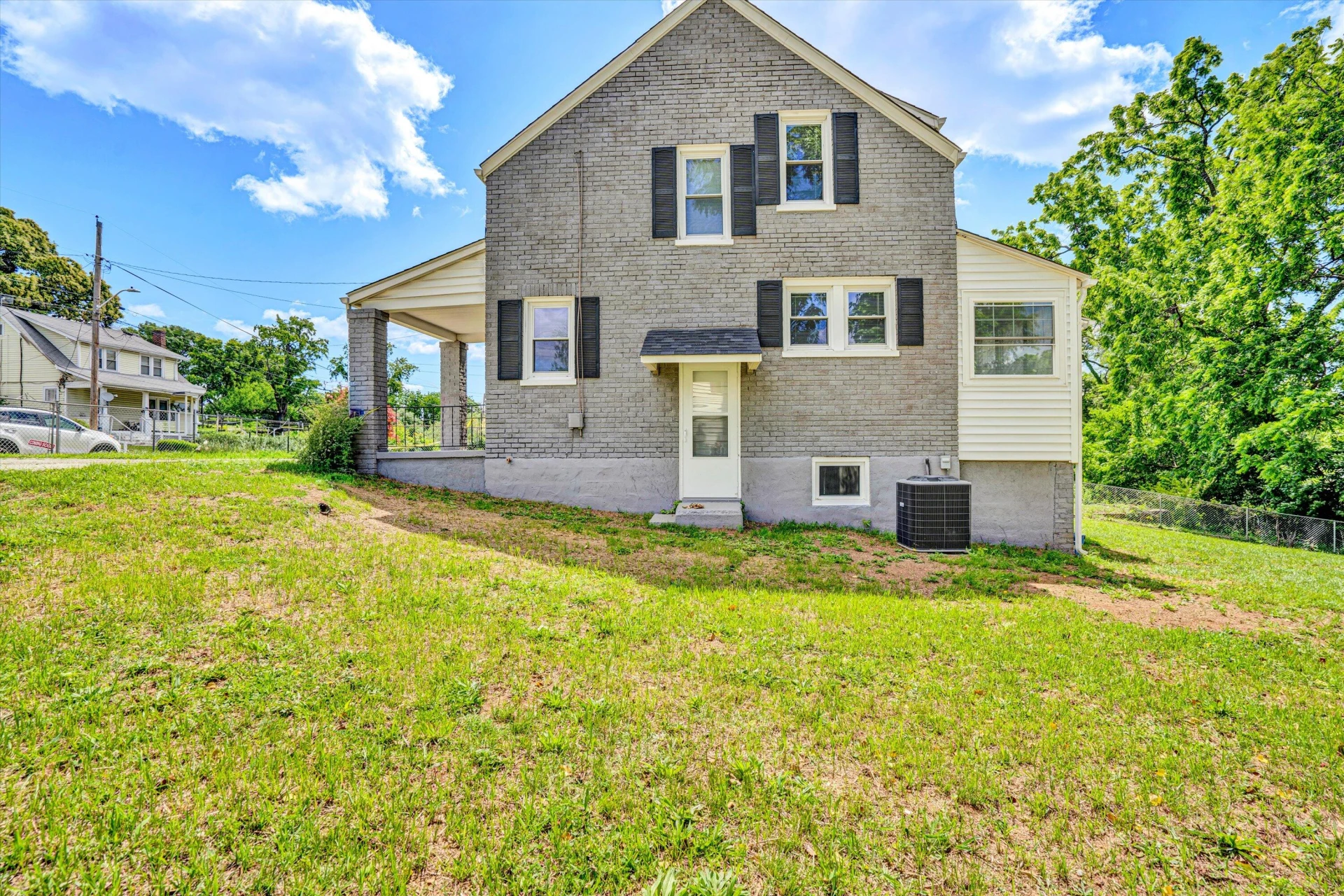 1228 Thomas AVE - Photo 25