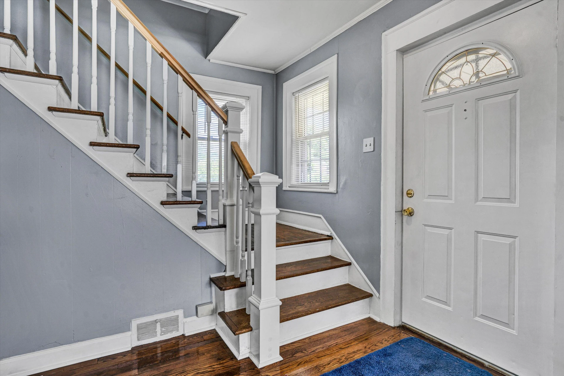 1228 Thomas AVE - Photo 3