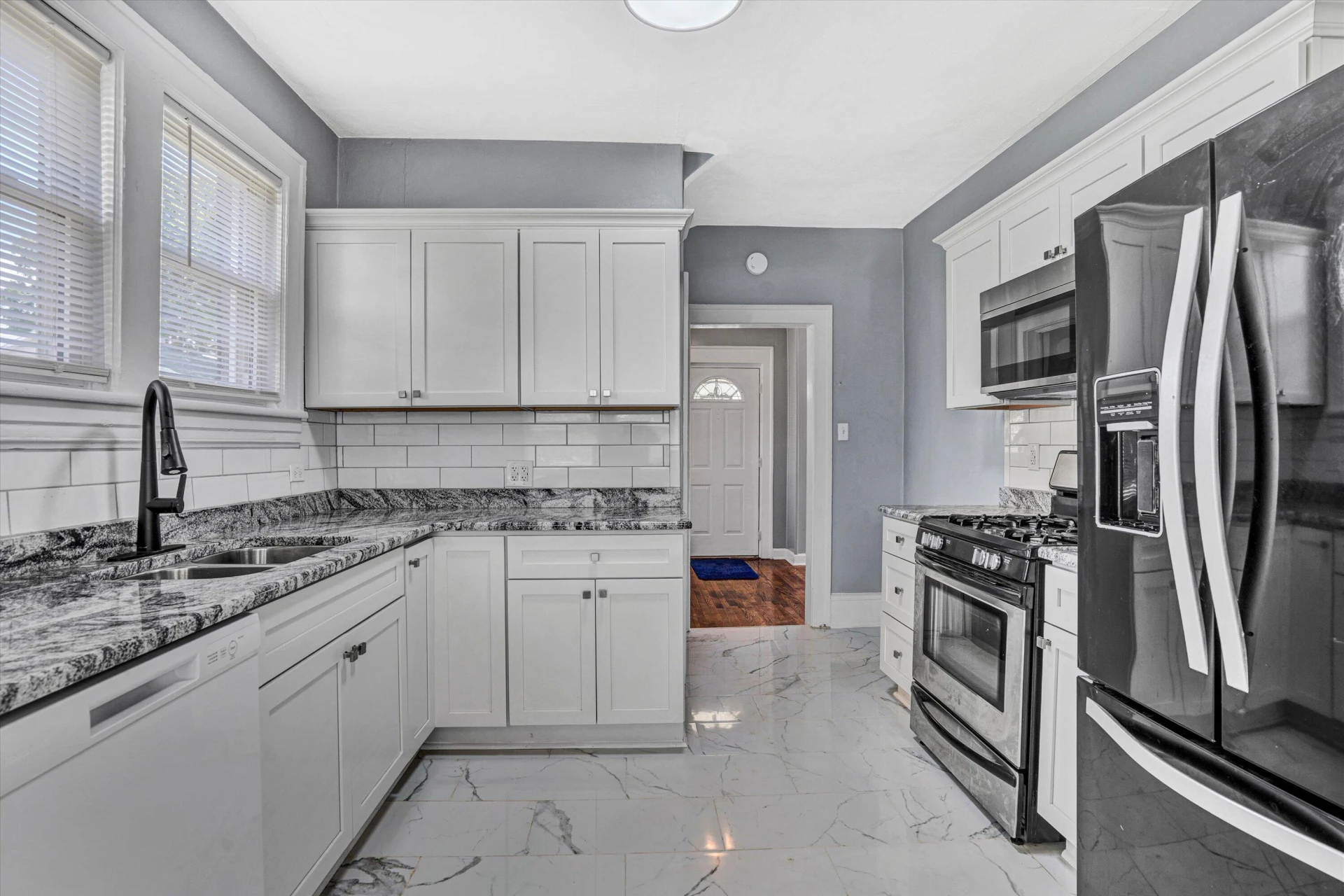 1228 Thomas AVE - Photo 7