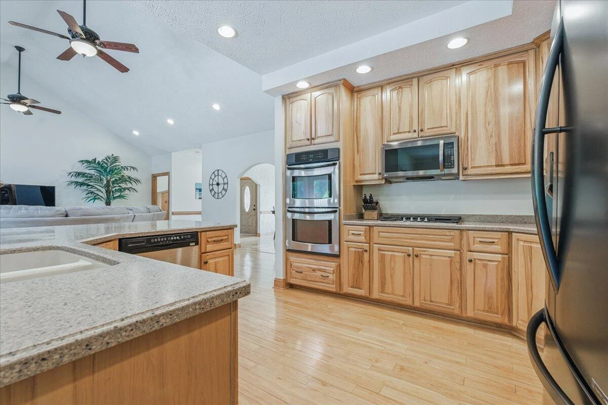274 Ernest DR - Photo 15