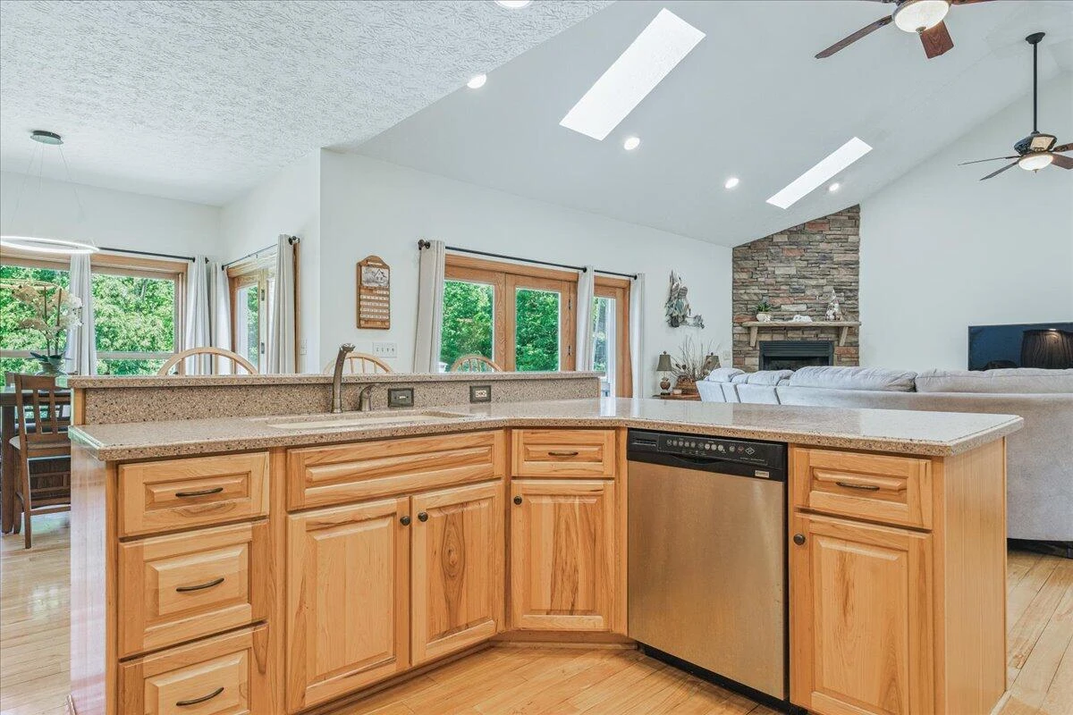 274 Ernest DR - Photo 17