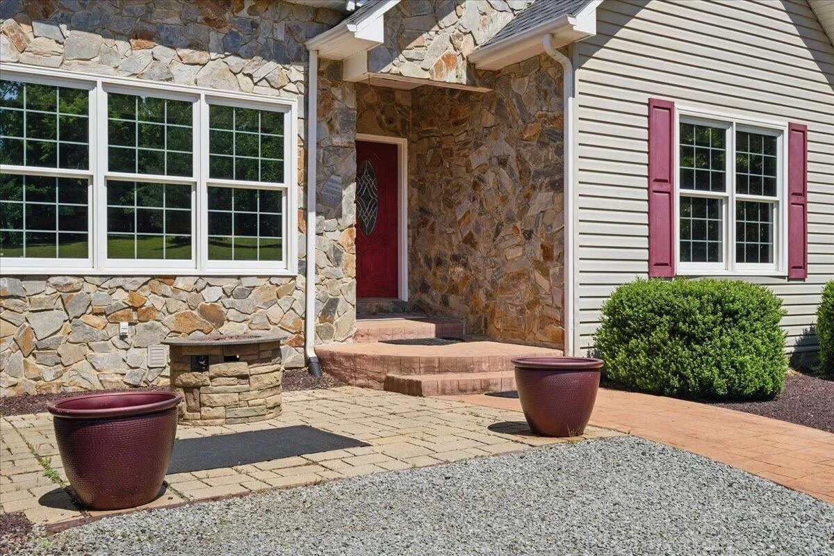 274 Ernest DR - Photo 2