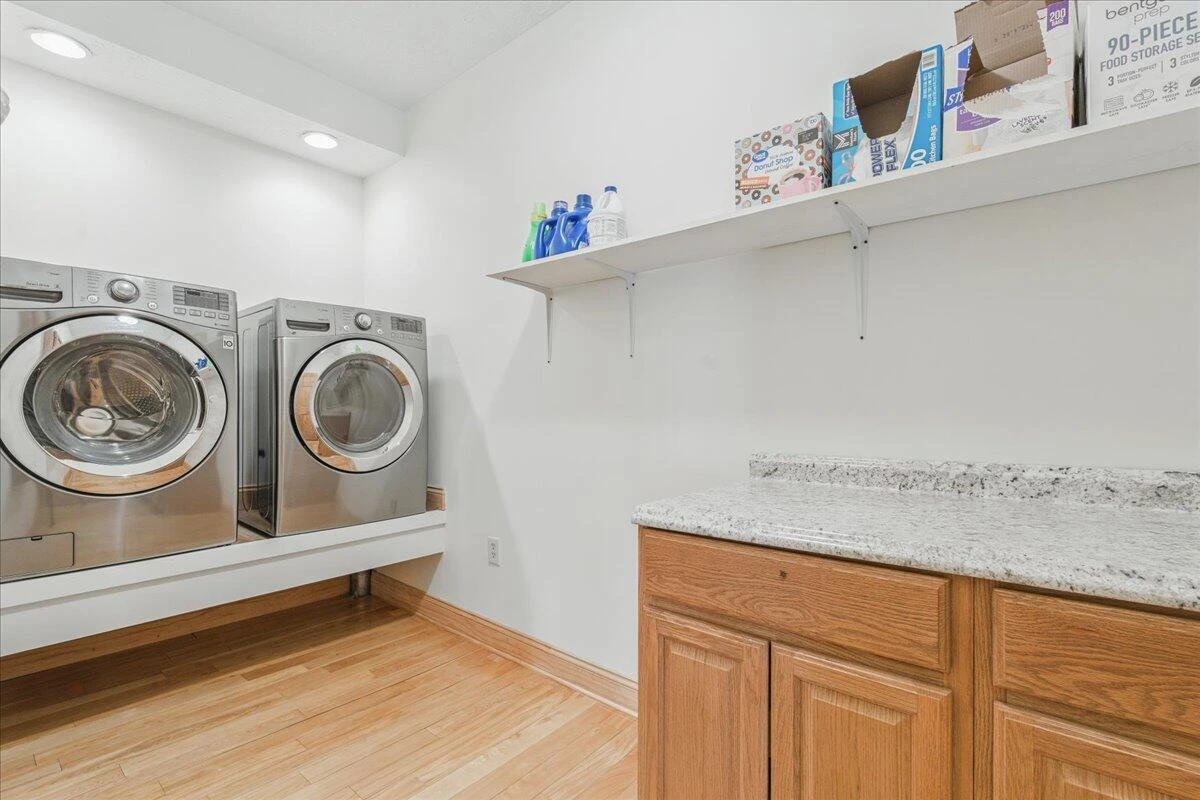 274 Ernest DR - Photo 22