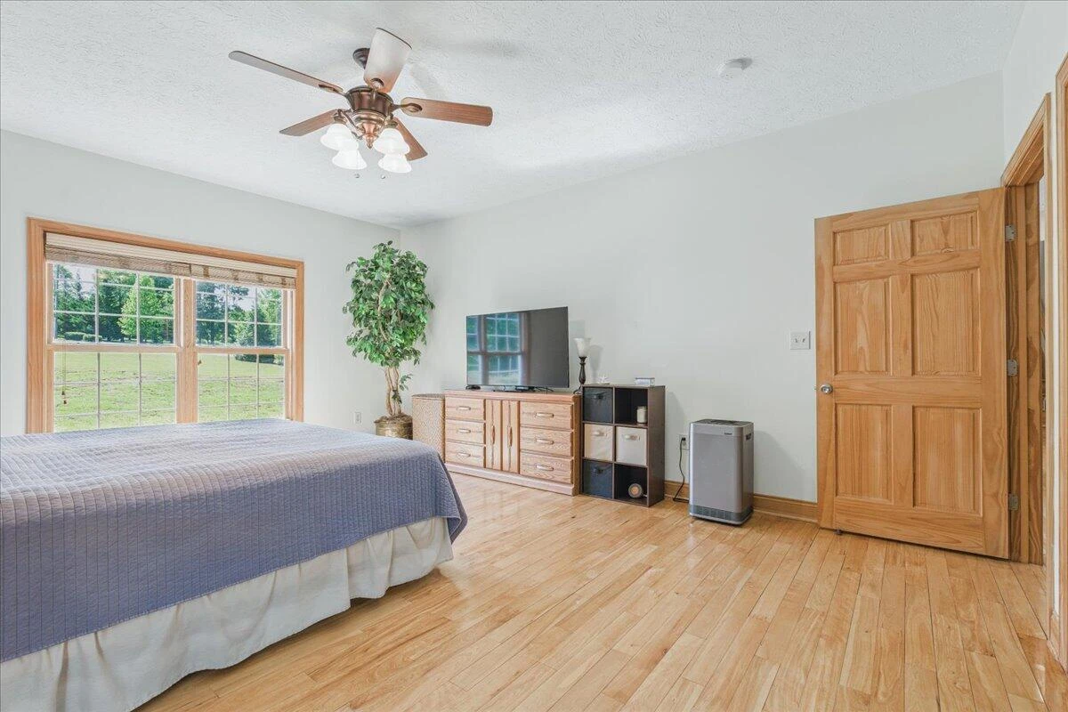 274 Ernest DR - Photo 27