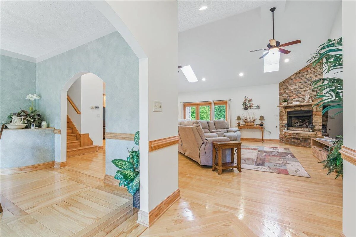 274 Ernest DR - Photo 6