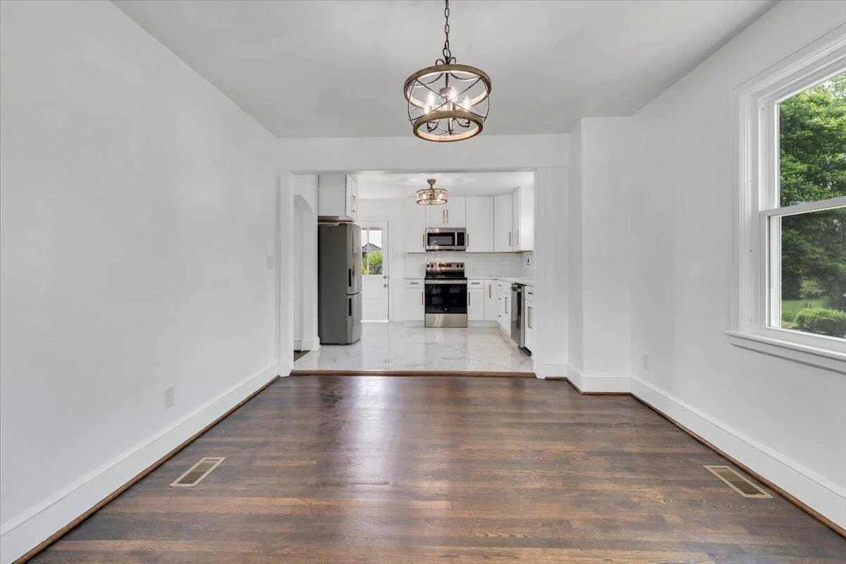 3625 Poplar DR - Photo 14