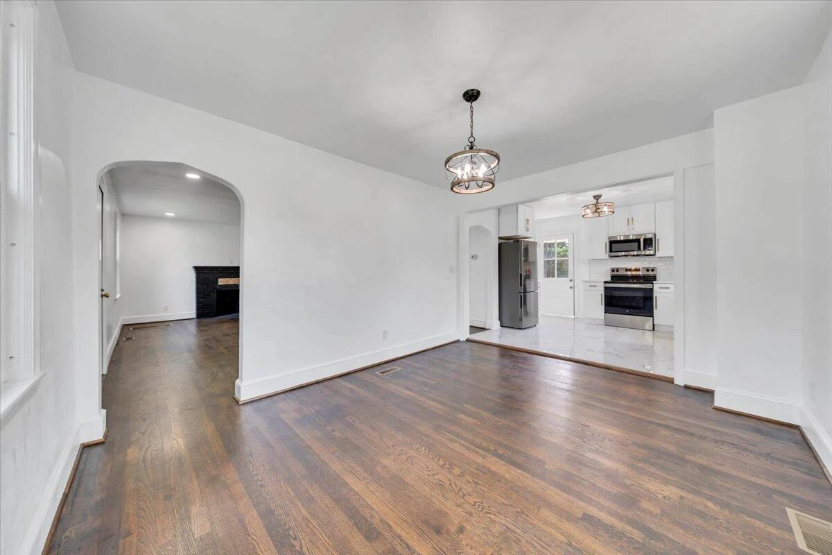 3625 Poplar DR - Photo 15