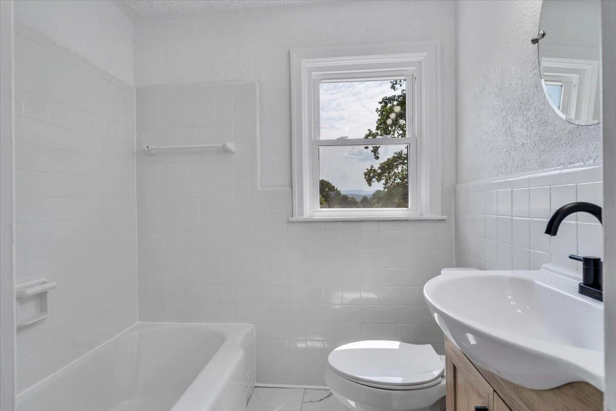 3625 Poplar DR - Photo 21