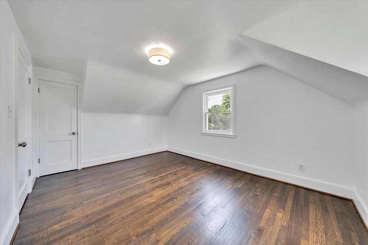 3625 Poplar DR - Photo 24
