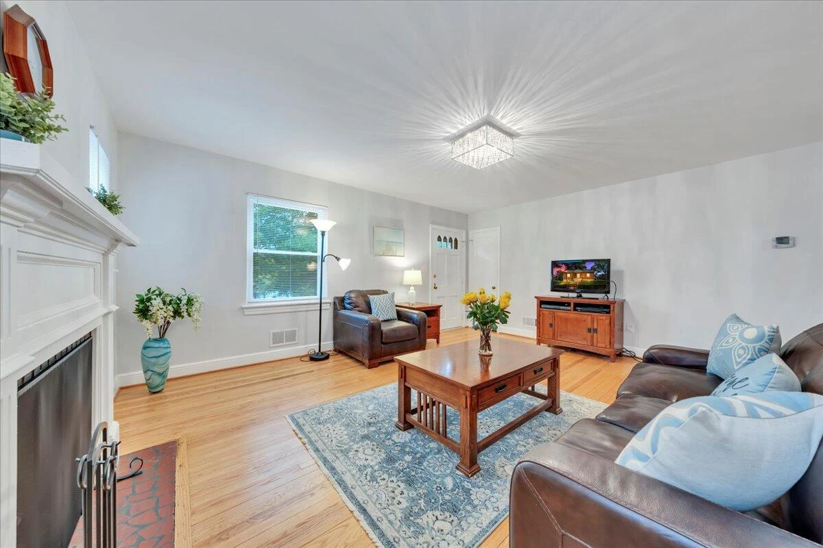 2324 Howard RD - Photo 16
