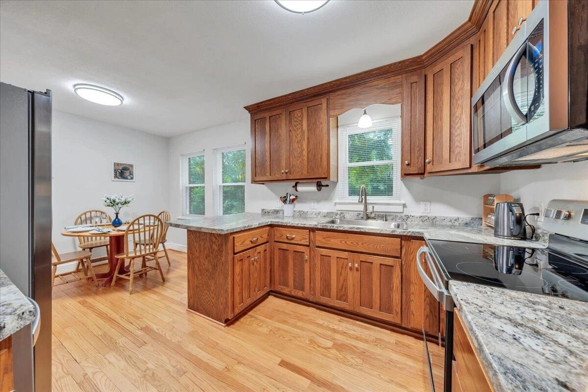 2324 Howard RD - Photo 18
