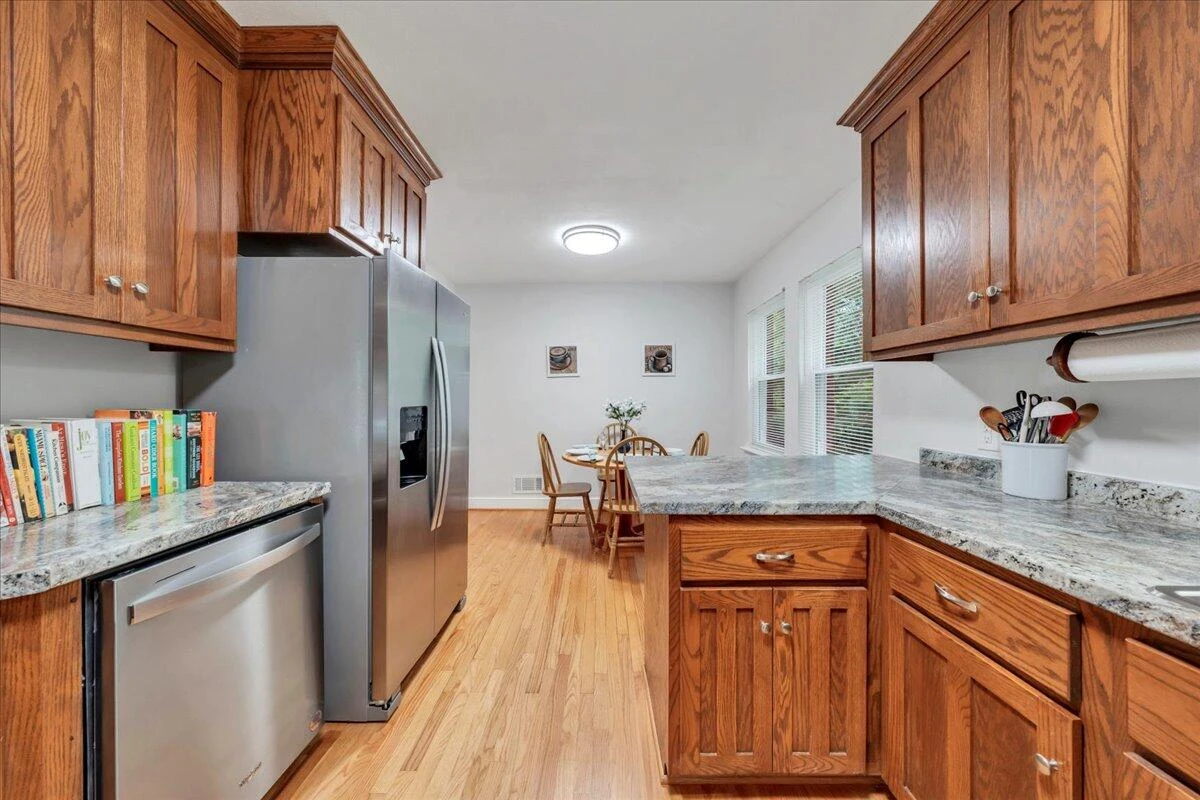 2324 Howard RD - Photo 21