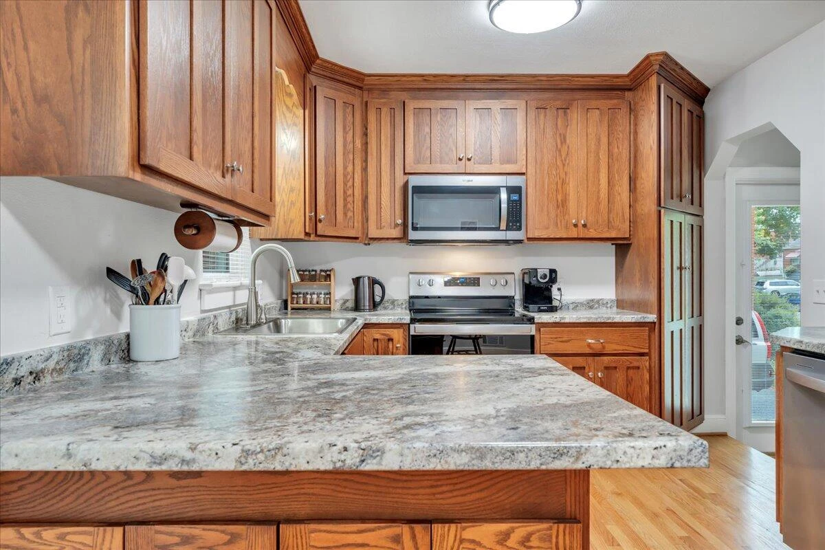 2324 Howard RD - Photo 23