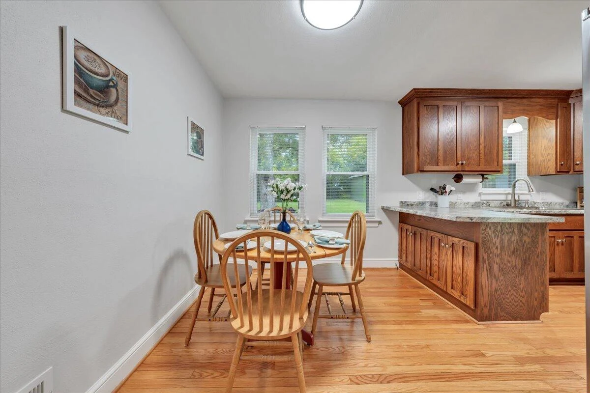2324 Howard RD - Photo 24